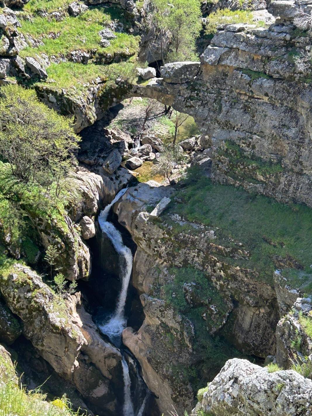 Konya’daki bu mağara hem görsel şölen sunuyor, hem de şifa dağıtıyor 11